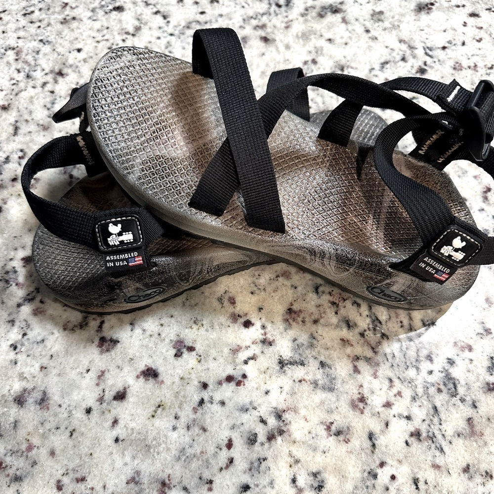 Rare HTF Chaco Zcloud Ascend black print Women’s Sz9